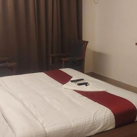 Capital O 69831 Hotel Mount Heera Ченай Екстериор снимка