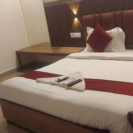 Capital O 69831 Hotel Mount Heera Ченай Екстериор снимка