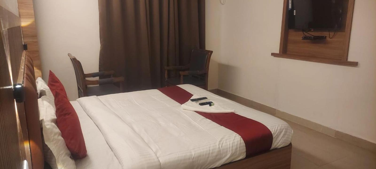 Capital O 69831 Hotel Mount Heera Ченай Екстериор снимка