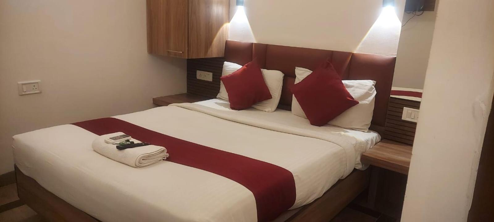 Capital O 69831 Hotel Mount Heera Ченай Екстериор снимка