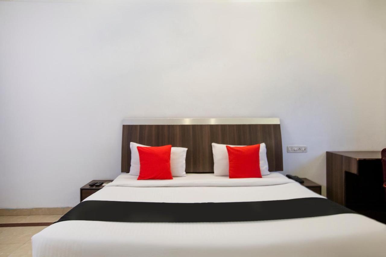 Capital O 69831 Hotel Mount Heera Ченай Екстериор снимка